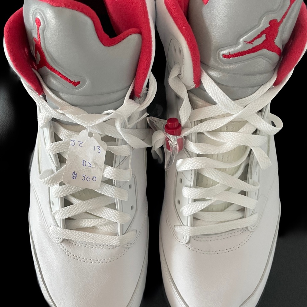 JORDAN 5 Retro White/Silver Size 13